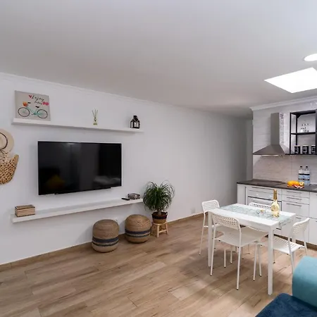 Sunny Winter Apartment *